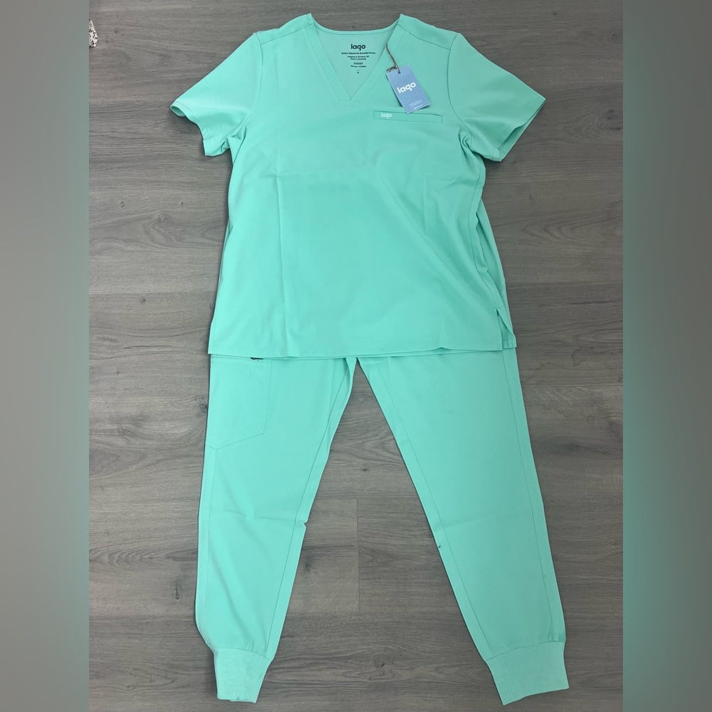 Women’s Lago Scrubs Set